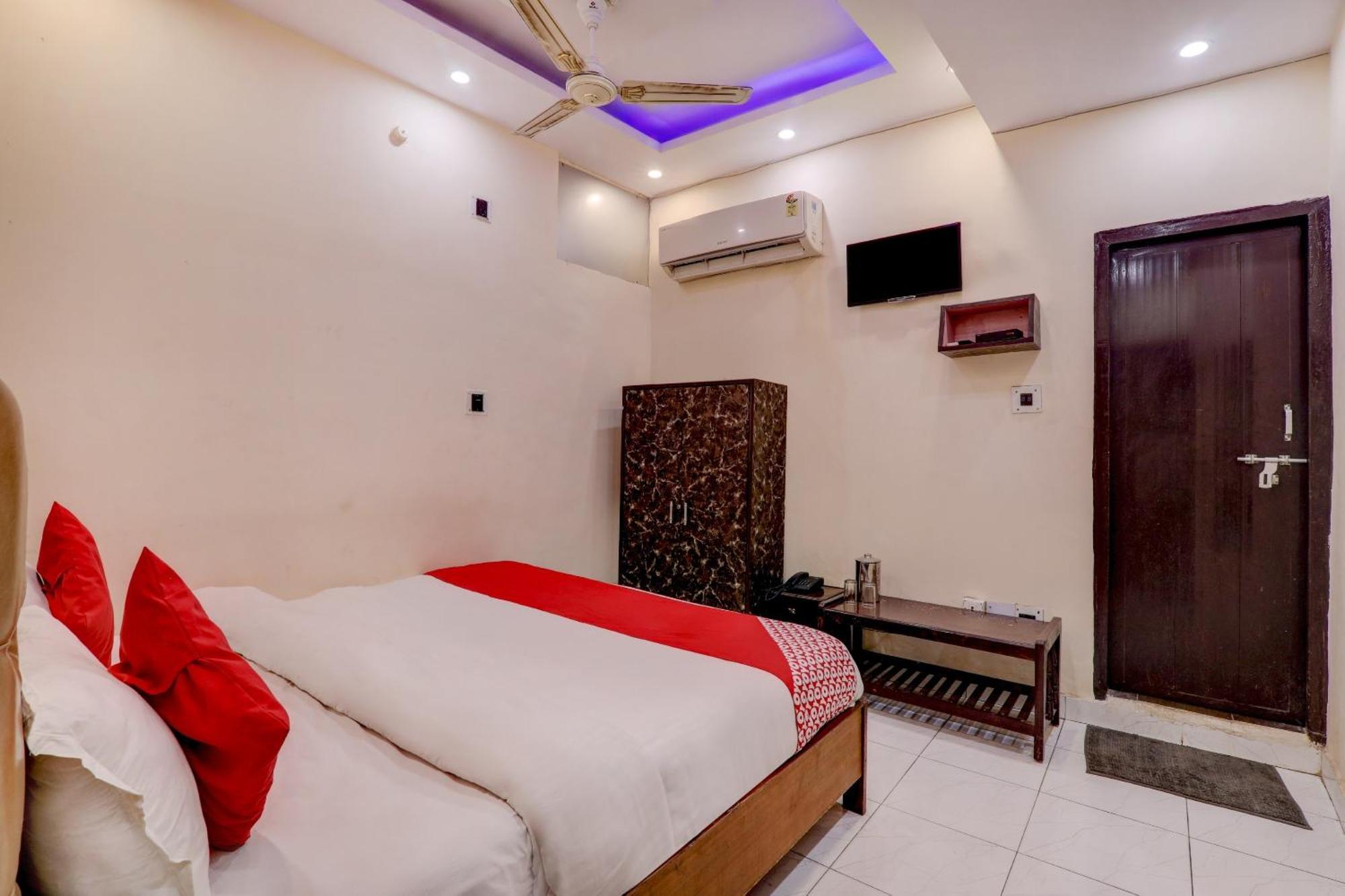 Hotel O Moon Palace Near Sahara Ganj Mall ลัคเนา ภายนอก รูปภาพ